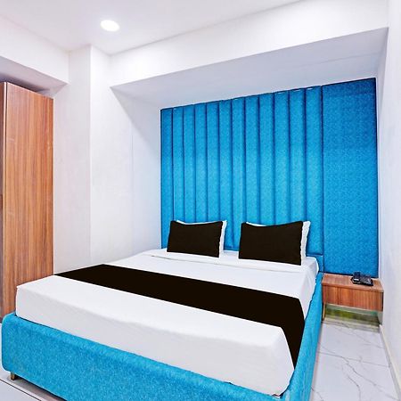Super Hotel O Althan Formerly Hotel Niraant سورات المظهر الخارجي الصورة