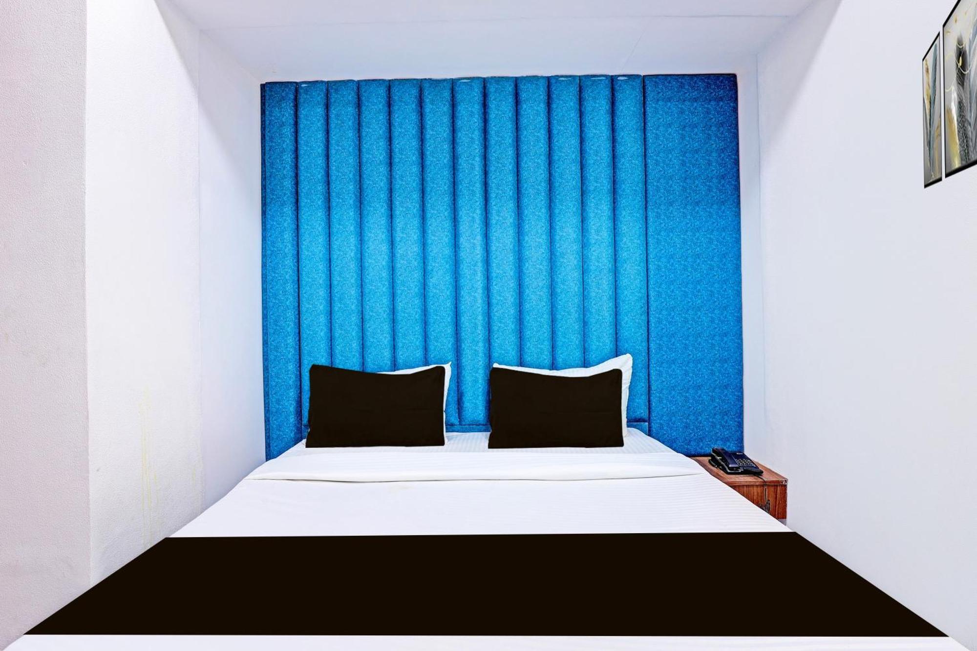 Super Hotel O Althan Formerly Hotel Niraant سورات المظهر الخارجي الصورة
