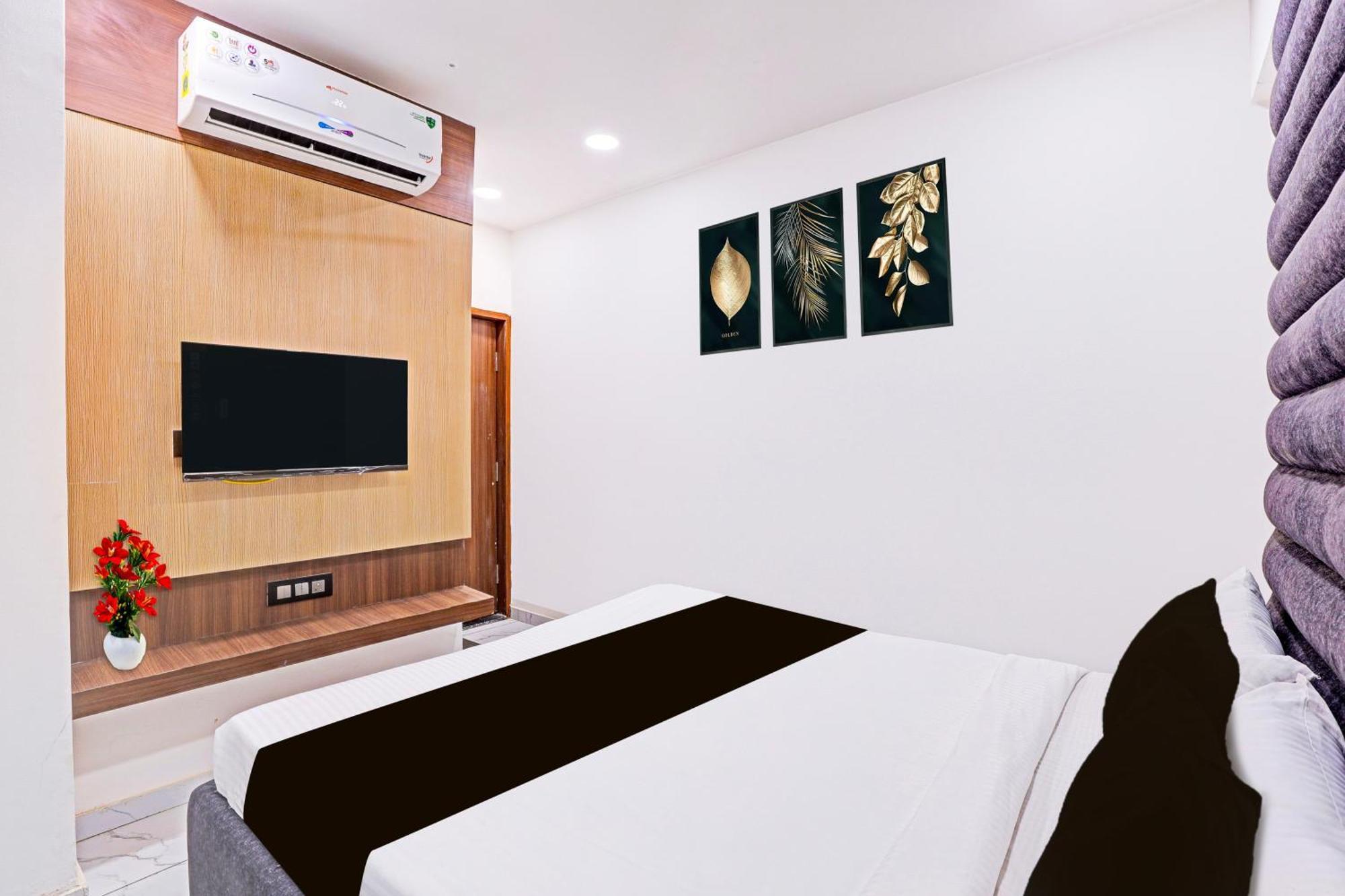 Super Hotel O Althan Formerly Hotel Niraant سورات المظهر الخارجي الصورة