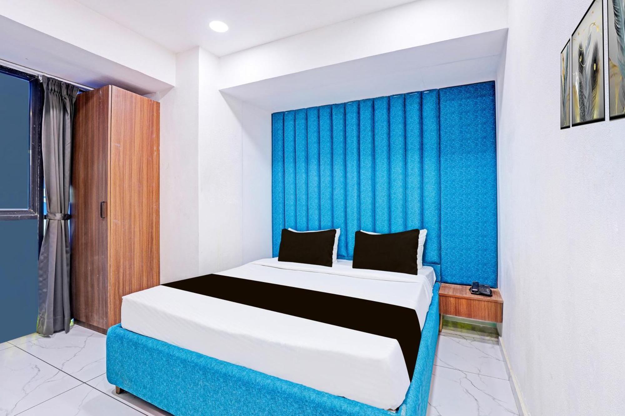 Super Hotel O Althan Formerly Hotel Niraant سورات المظهر الخارجي الصورة